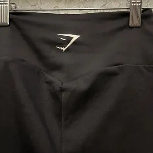 Gymshark Black Cropped Leggings thumbnail 8