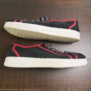 Hey Dude Karina Sherpa Moonless Sangria Black Red Sneakers 12221120 Womens 9 thumbnail 5