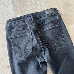 Womens Hollister High-Rise Super Skinny Black Jeans - 5R / 27x28 thumbnail 4