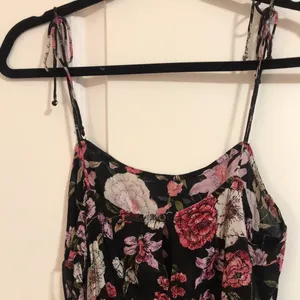 Nwt billabong top thumbnail 2