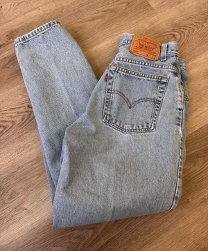 Levi’s 550 Relaxed Fit Tapered Leg 12 Misses Light Wash High Rise Denim Jeans thumbnail 1