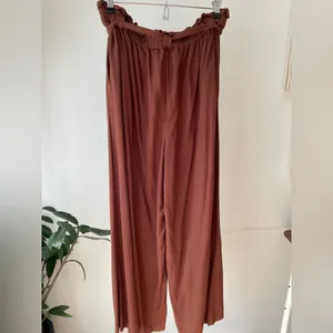 American Eagle Pool to party wide legged pants thumbnail 6