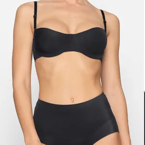 Skims Smoothing Intimates Strapless Bra 32B NWT Onyx Removable Straps thumbnail 1