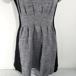 Madewell Grey Knit Pleated Fit & Flare Dress Black Trim Size 4 Short Sleeve thumbnail 6