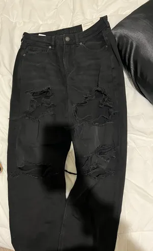 American Eagle Outfitters Mom Ripped Jeans thumbnail 1