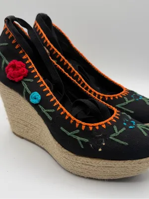 Vintage Y2K Juicy Couture Floral Embroidered Espadrille Wedges Womens 9 thumbnail 1