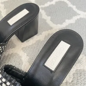 Top shop black and white weave low block heel mule sandals thumbnail 4