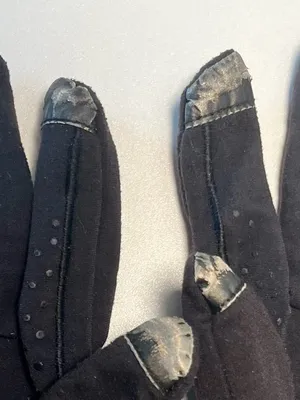 Lululemon Frosty Run Reflective Gloves in Black Lace thumbnail 7