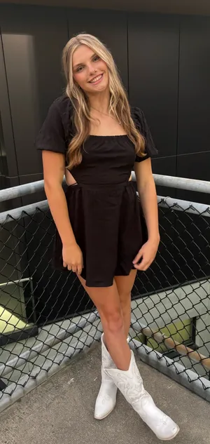 Black dress thumbnail 1