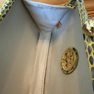 Tory Burch Handbag RARE Clutch Yellow Hard-side Leather Animal Print Chain Strap thumbnail 13