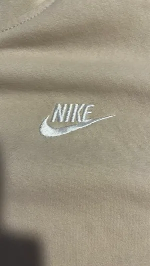 Nike cream sweatshirt thumbnail 4