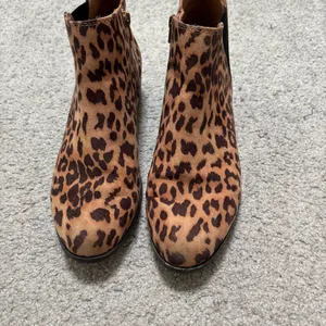 SO Brown and Black Leopard Print Ankle Booties Size 10 thumbnail 2