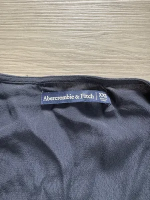 Abercrombie & Fitch Black Long-Sleeve Tie-Front Crop Top thumbnail 2
