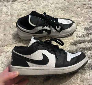 Jordan 1 low homage split thumbnail 1