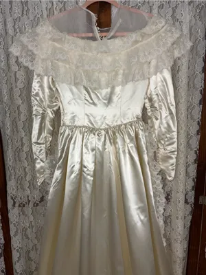 Spectacular Vintage 1940s Liquid Satin Wedding Gown thumbnail 5