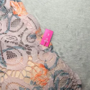PINK‎ Victoria’s Secret Floral Push Up Women’s Lace Bralette Small thumbnail 2