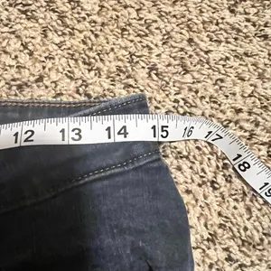Levi's Classic Mid Rise Skinny Jeans Dark Wash Denim‎ Women's Size 10 thumbnail 3