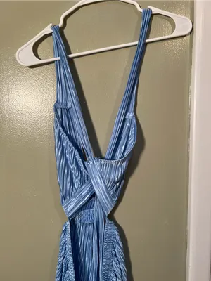 Women’s Sz Large Romper Halter Neck Deep V-Neck Light Blue Pleated Plisse Ruffle thumbnail 6