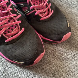 ASICS Gel Blur33 Black Pink Running Shoes‎ Women's Size 8.5 39.5 EU Trainers thumbnail 3