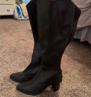 Black Knee thumbnail 1