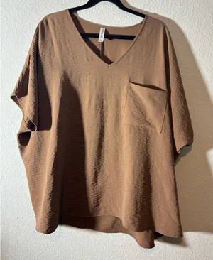 Zenana Women Size L Brown Airflow Crinkle V-Neck Short Sleeve Dolman Sleeves Top thumbnail 1