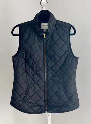 Old Navy Women’s Black Quilted Vest with Gold Zipper Detailing Size Medium thumbnail 1