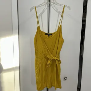 Mustard romper Size L thumbnail 2