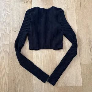 White Fox Top Long Sleeve Ribbed Round Neck Size M Black thumbnail 3