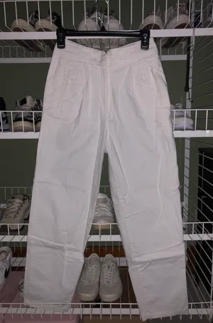 Vintage White High Waisted Jeans thumbnail 2
