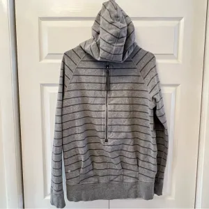 Lululemon top of the class‎ vented rear full zip hoodie size 8 gray thumbnail 6