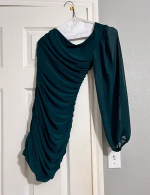 Green Dress thumbnail 2