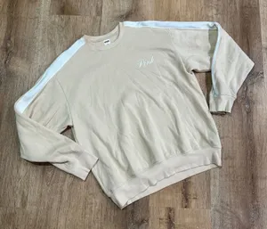 PINK | Victoria's Secret | Cream‎ White Crewneck Pullover Sweatshirt, Size M thumbnail 1