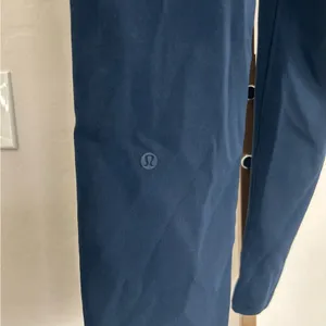 Lululemon On The Fly Woven Pants Navy Women’s 4 thumbnail 7