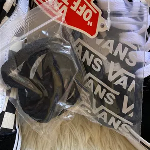 NWT Vans Ward women's sneakers. thumbnail 5