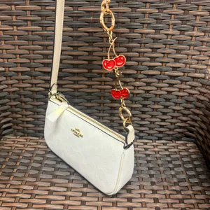 coach Nolita 19 In Signature Canvas cw426 thumbnail 2