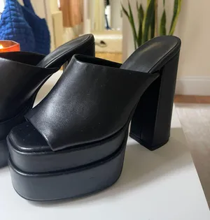 Chunky Platform Heels Black Size 6.5 thumbnail 2