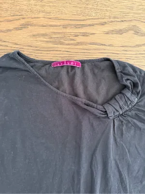 Velvet by Graham & Spencer Black Short-Sleeve Knot-Neck Tee thumbnail 2