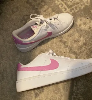 Nike Shoes thumbnail 2