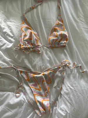 Hollister Bikini Set thumbnail 1