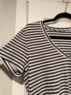 NWOT Madewell Size S Gray Stripe V Neck Short Sleeve Slub Cotton Tee Shirt thumbnail 3