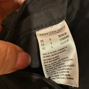 American Eagle Outfitters Men's Dark Cargo Pants size 6 thumbnail 13