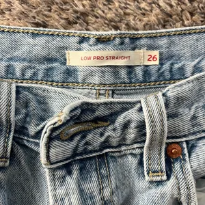 Mid wash denim Levi’s low pros straight jeans thumbnail 6