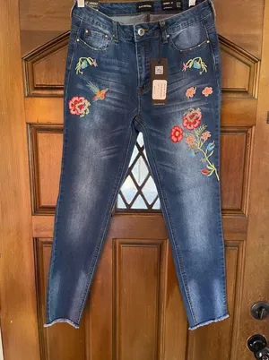 Ranbeeri NWT embroidered fringed cropped skinny jeans thumbnail 1