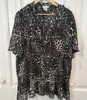 Chelsea‎ Studio Black And Gray Leopard Print Pleated Blouse Size 2X thumbnail 1
