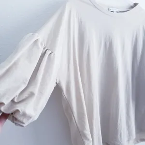 Kaye Bubble Sleeve Short Sleeve Scoop Blouse thumbnail 4