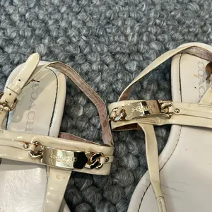 Coach White Leather Thong Sandal Size 39.5 thumbnail 4