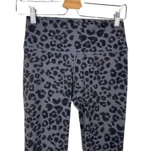 Varley Century‎ Dark Gray Cheetah Leggings Size Small thumbnail 2