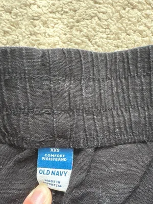 Old Navy Black High-Waist Elastic Shorts thumbnail 2