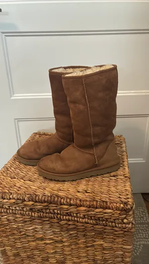 UGG Boots Women’s Classic thumbnail 3