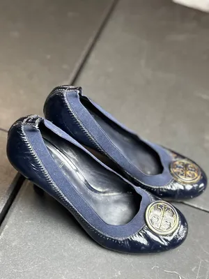Tory Burch Navy Patent Leather Heels With Gold Logo Accents Size 7.5 thumbnail 4